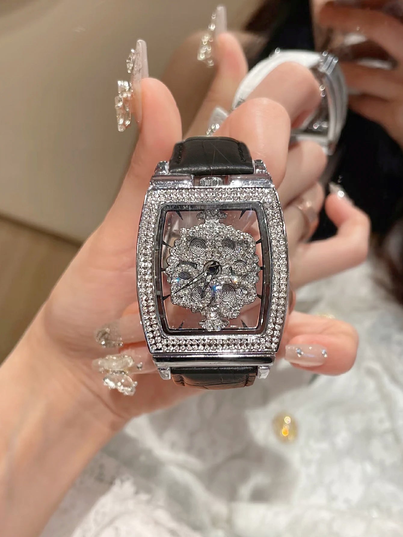 Fashionable Elegant Wine Barrel Shaped Ladies' Watch With Transparent Back & Rhinestone Detail Quartz